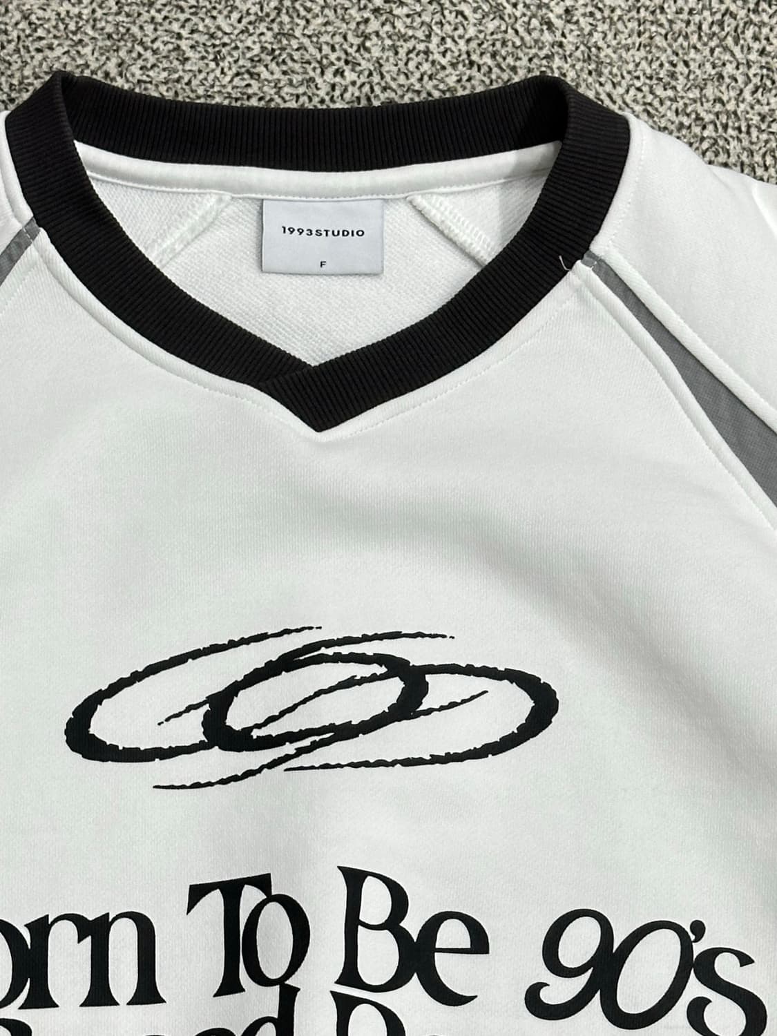[배현성맨투맨] 1993스튜디오 스피드레이서 레글런 스웻셔츠 화이트 상품이미지2