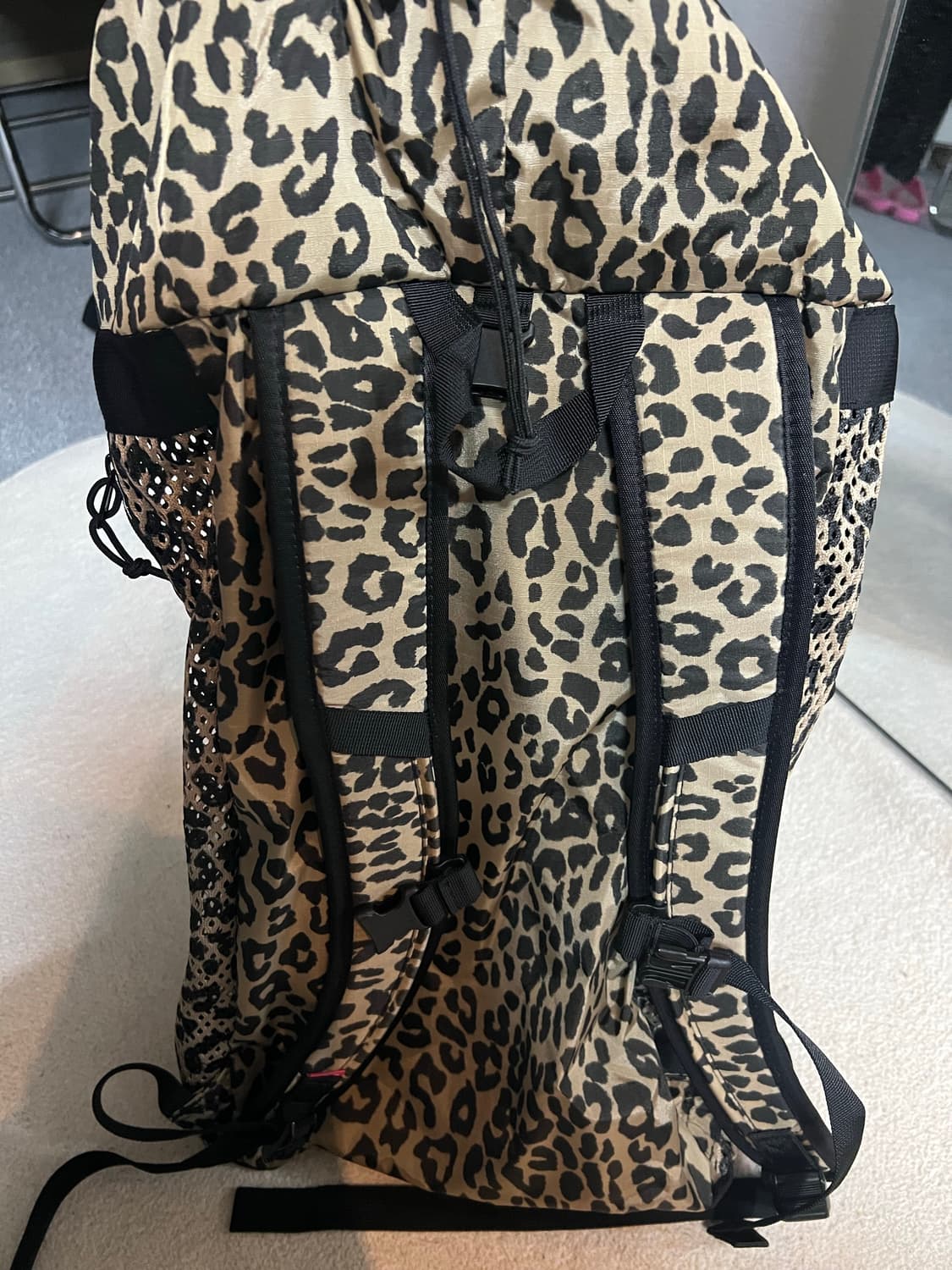 슈프림 메쉬 백팩 레오파드 23SS 상품이미지3