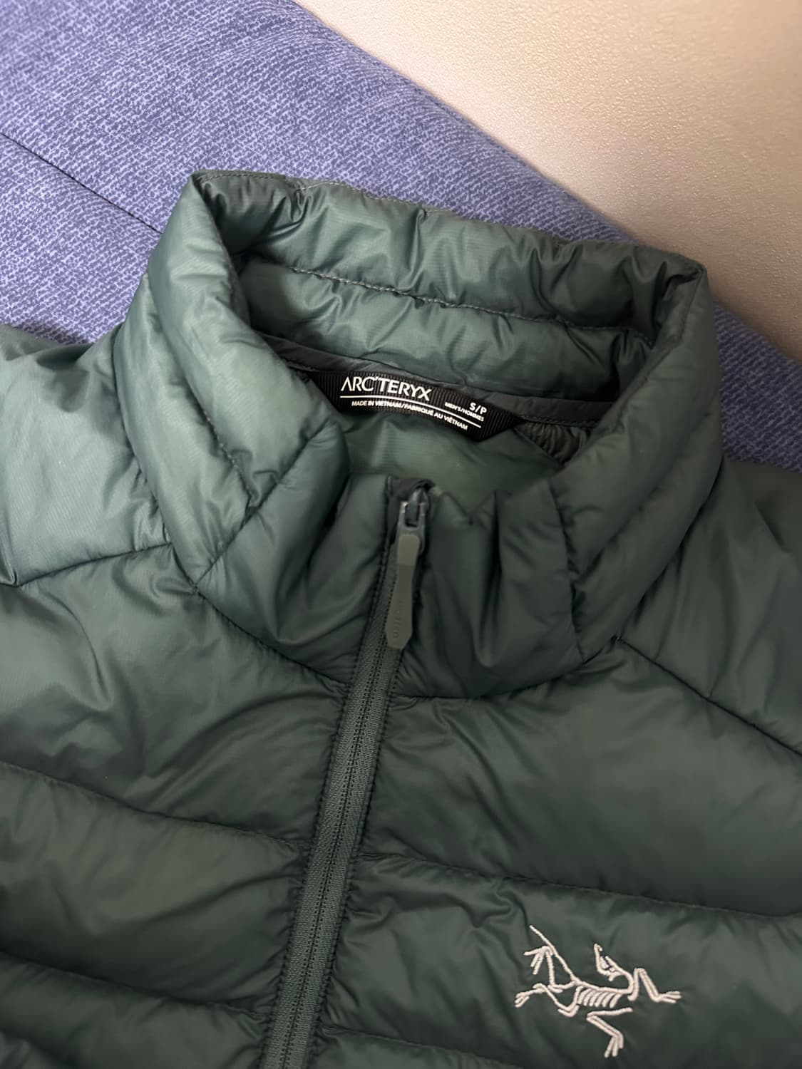 24시즌 아크테릭스 세륨 박스카 그린 M 2회착 최상급 상품이미지2