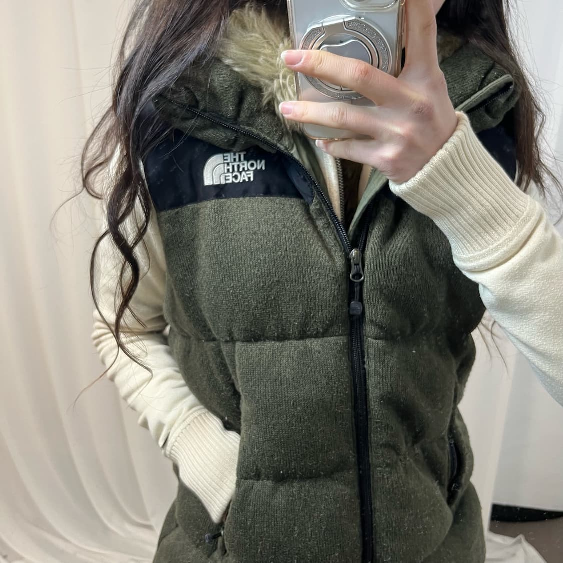 The North Face Khaki Puffer Vest 상품이미지3