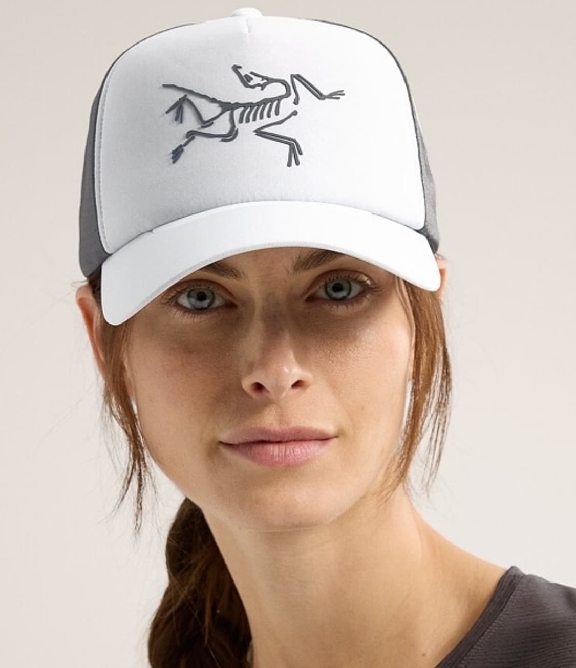 [새상품]아크테릭스 로고 버드 트러커 메쉬캡 그라파이트 상품이미지5