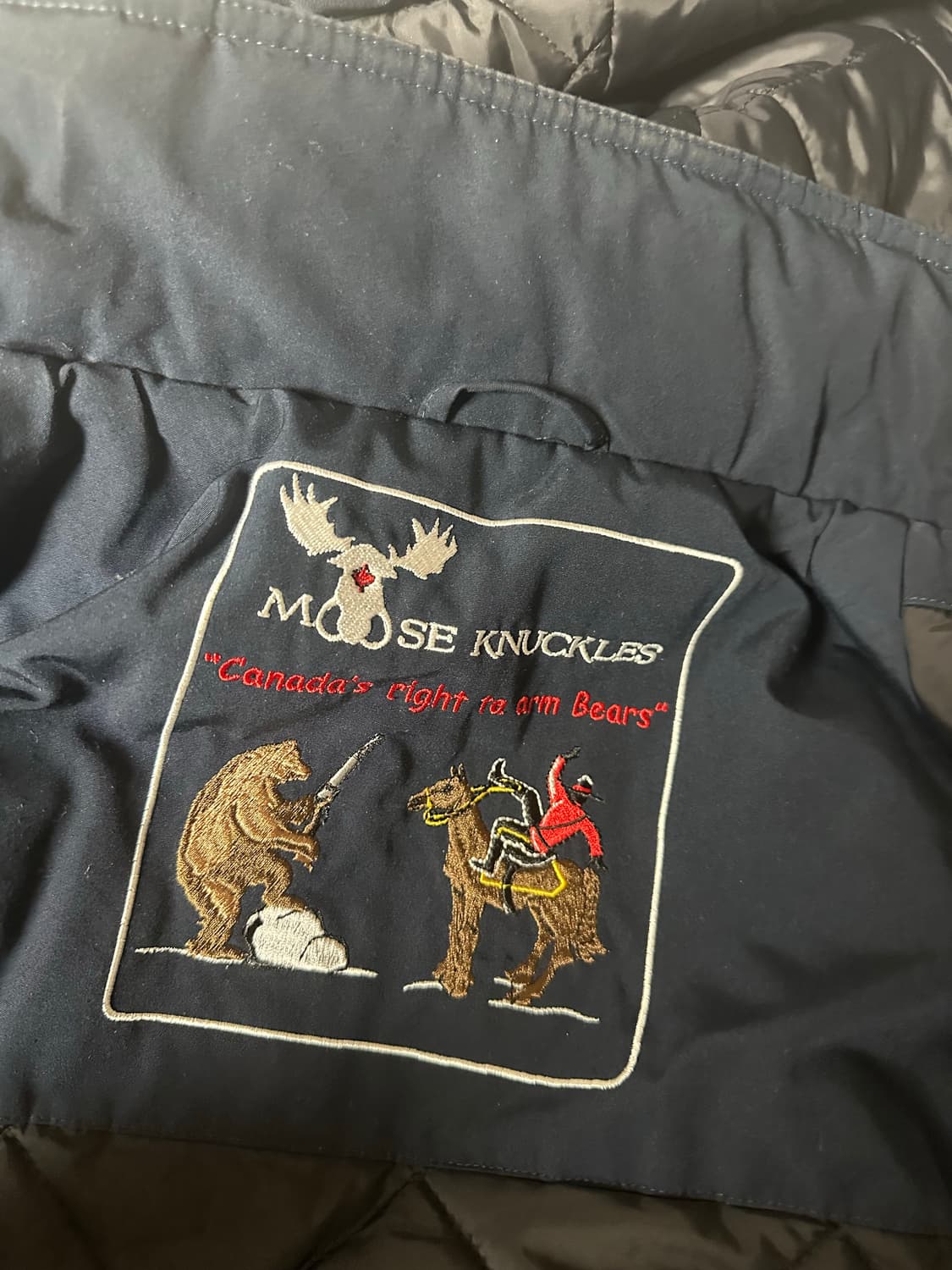 무스너클 경량패딩 m 상품이미지3