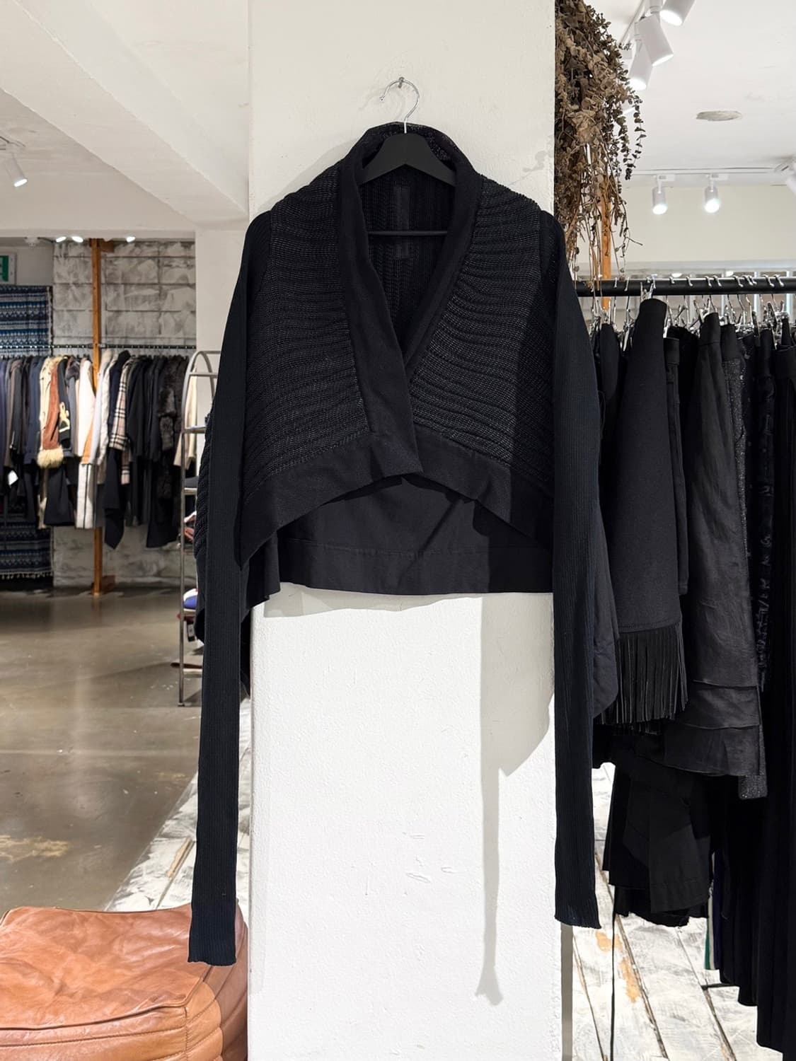 릭 오웬스 11SS ANTHEM 블랙 립드 니트 패널 가디건 상품이미지1