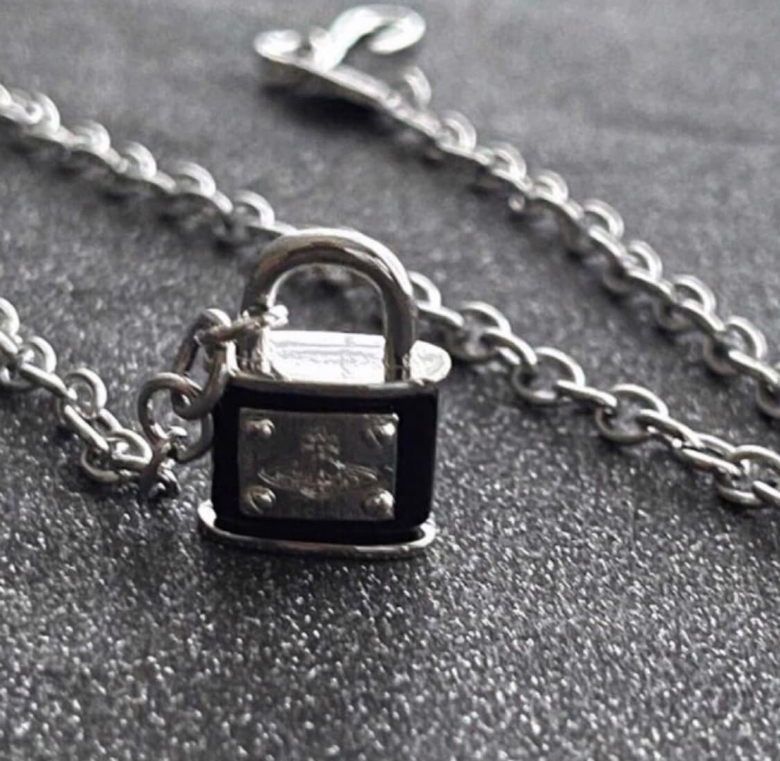 비비안웨스트우드 아카이브 블랙실버 orb 자물쇠 체인 목걸이 상품이미지2