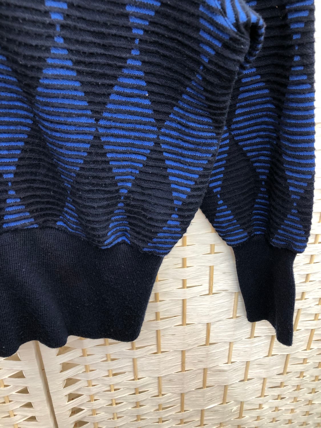 다이아몬드 패턴 블루니트 상품이미지2