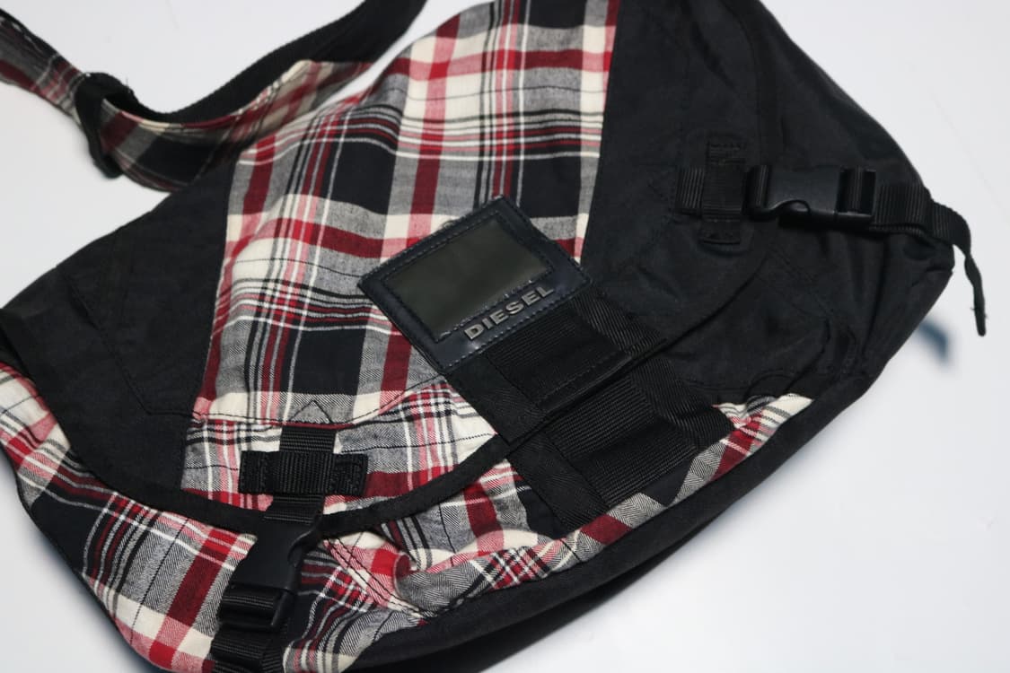 디젤 체크패턴 메신저백 상품이미지2