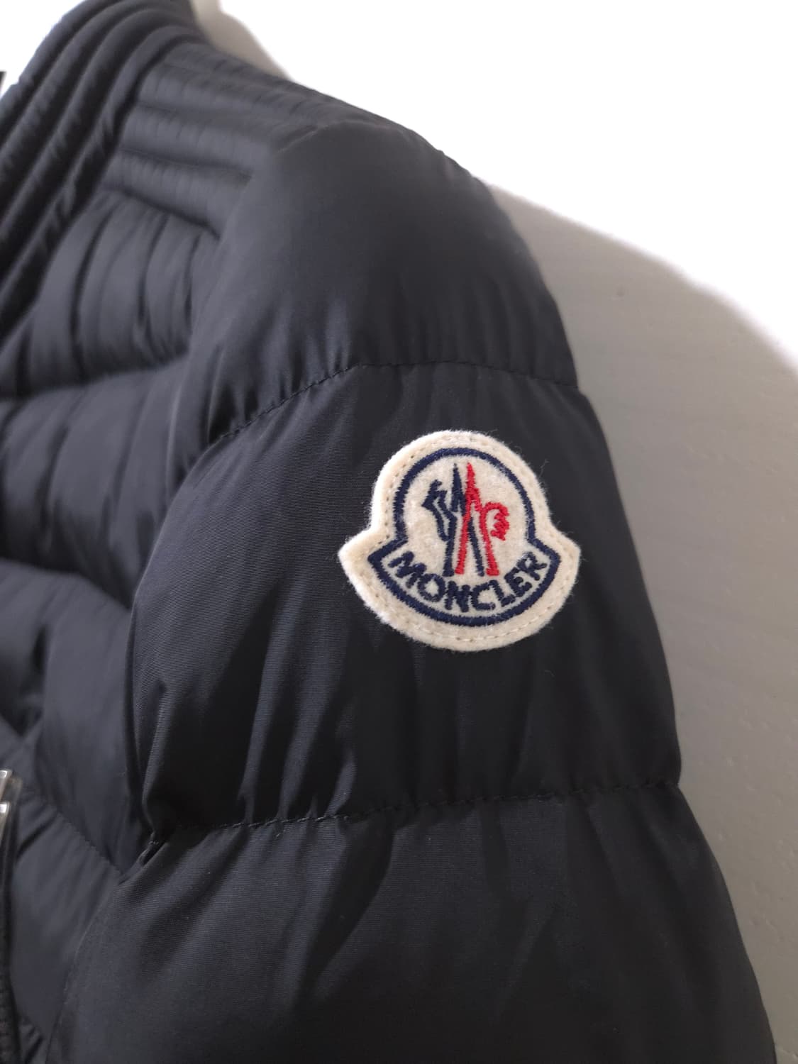 [새상품급, 2Size] 몽클레어 아미오트 숏 다운 패딩  상품이미지8