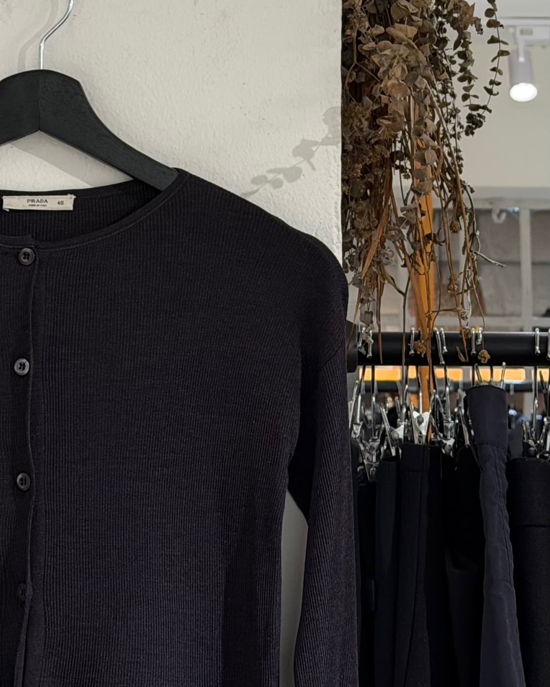 프라다 블랙 니트 실크 게더링 가디건 상품이미지3