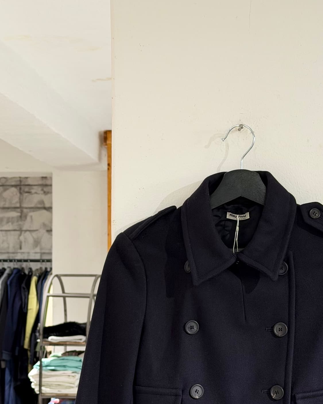 미우미우 다크네이비 더블브레스티드 크롭 피코트 상품이미지2