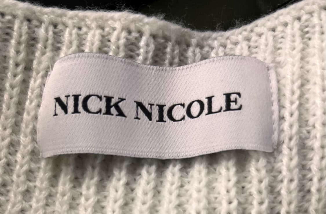 닉앤니콜 어깨트임 니트 아이보리 상품이미지4