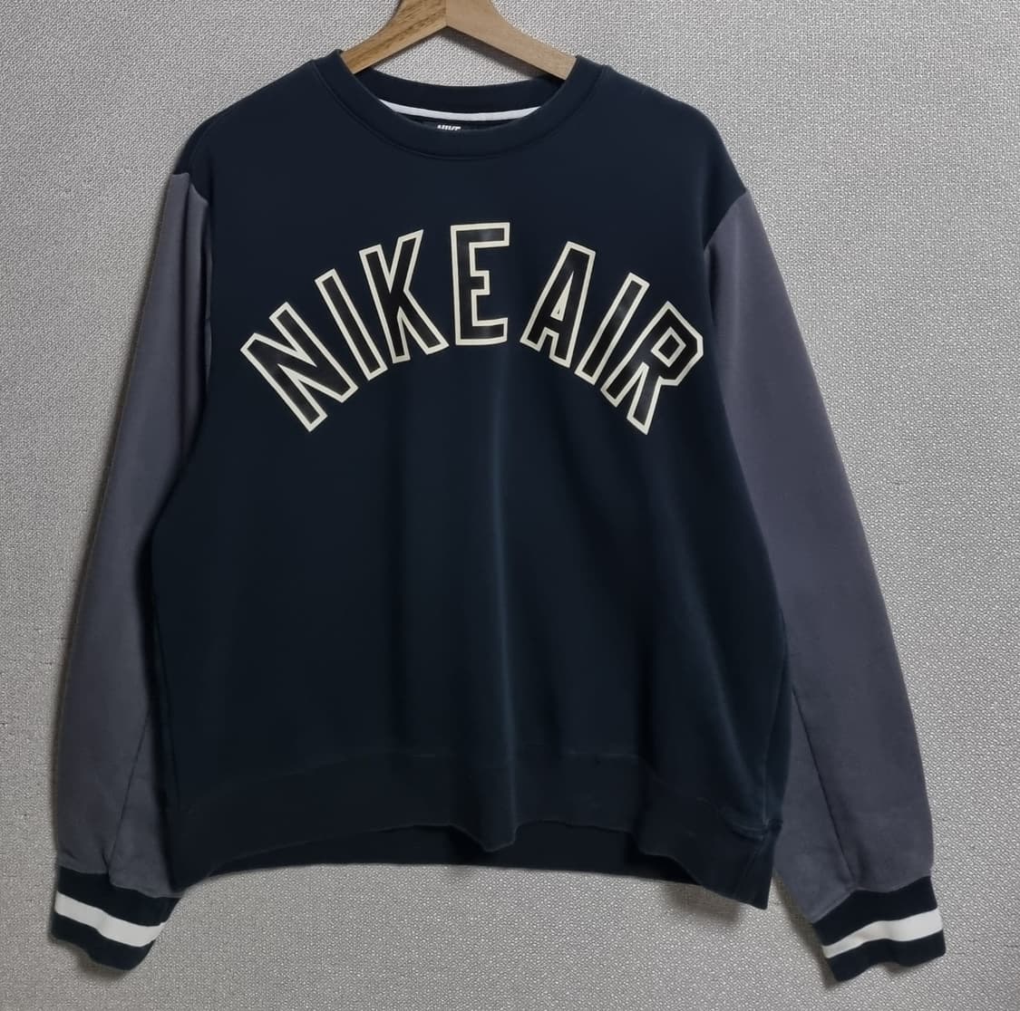 오버핏 M ) 나이키 AIR 빈티지 블랙+그레이 기모 맨투맨 상품이미지1