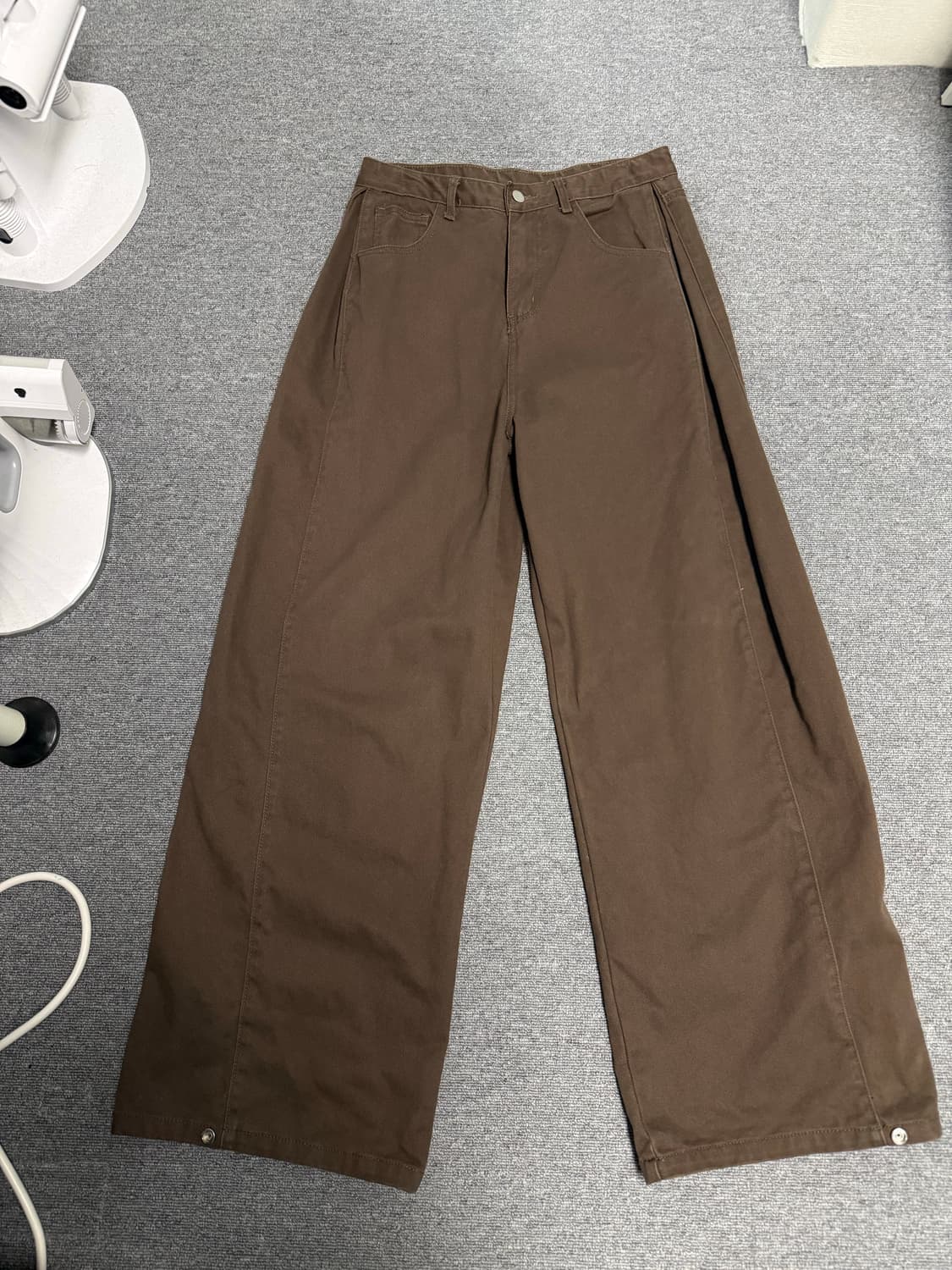 에이블리 퍼팅 사이드 핀턱 와이드 코튼 팬츠 브라운 상품이미지3