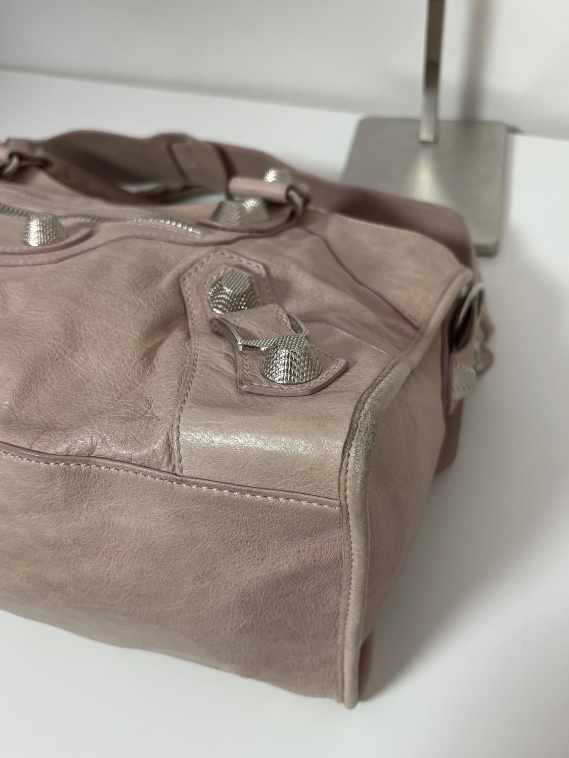 발렌시아가 파트타임 자이언트 모터백 핑크베이지 상품이미지5