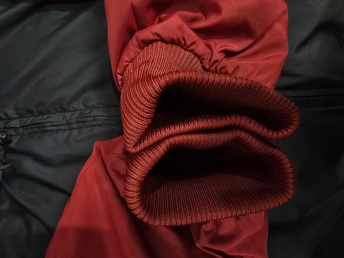 데상트 블랙/레드 패딩 점퍼 상품이미지4