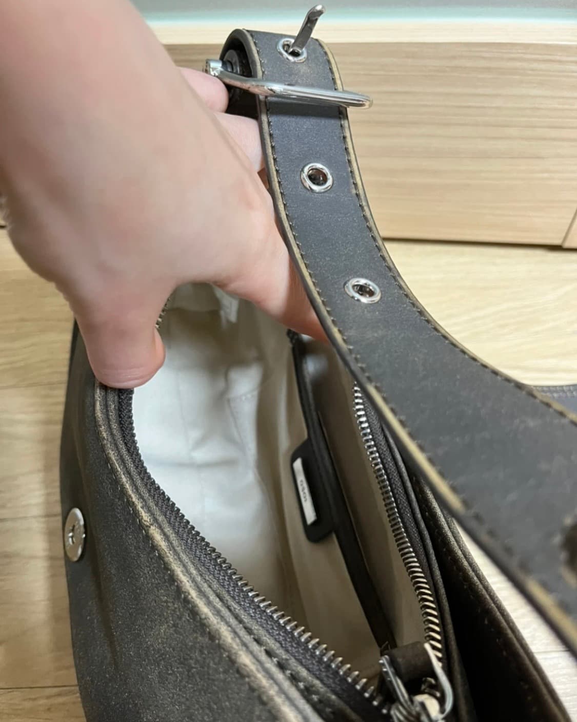 오소이 호보 브로클 숄더백 빈티지 브라운 상품이미지5