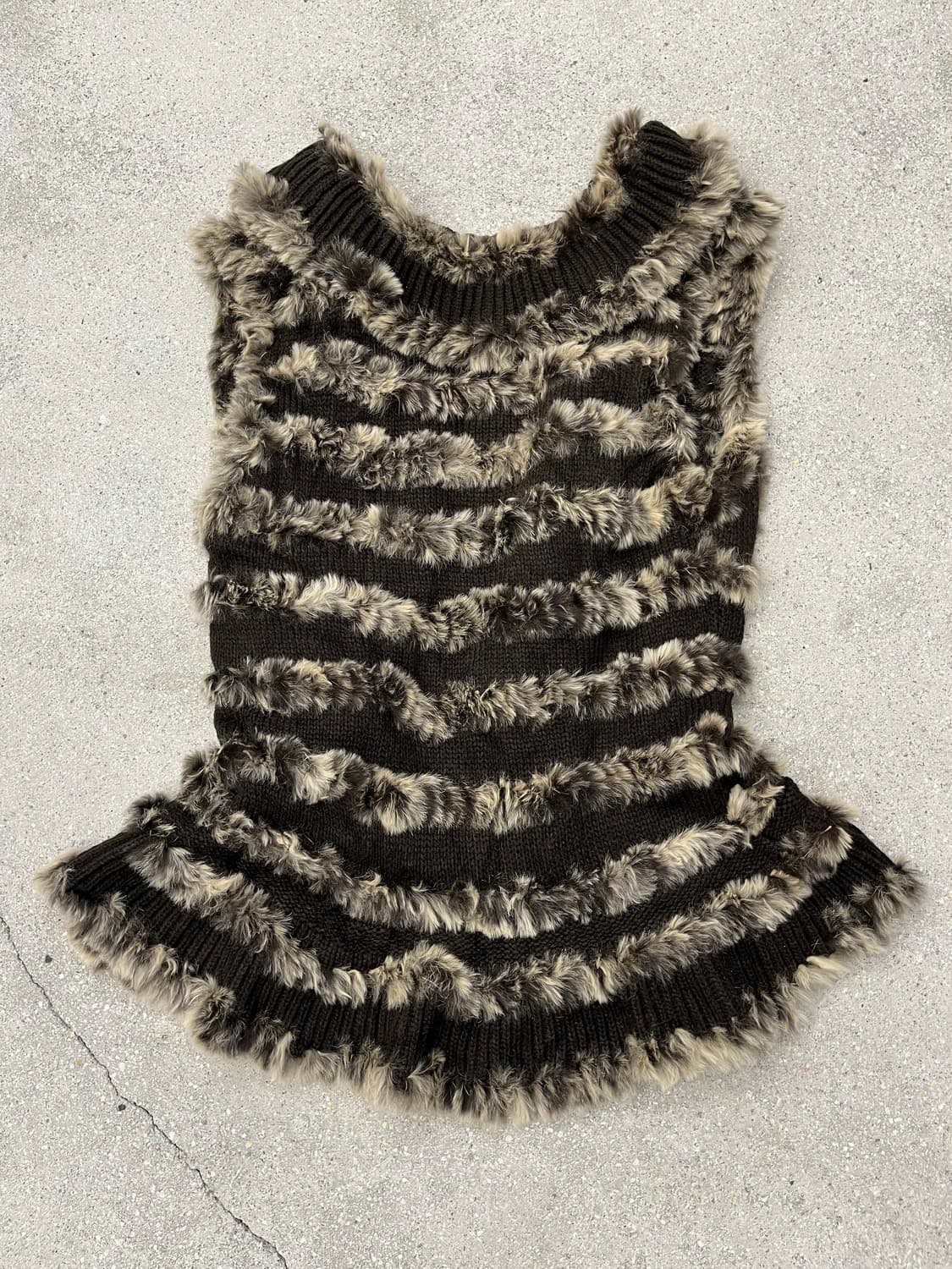 브라운 래빗퍼 니트 베스트 상품이미지3