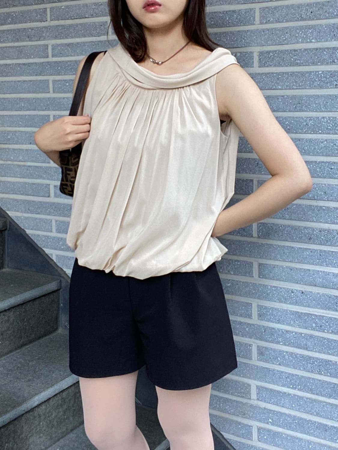 막스마라 홀터넥 슬리브리스 상품이미지1