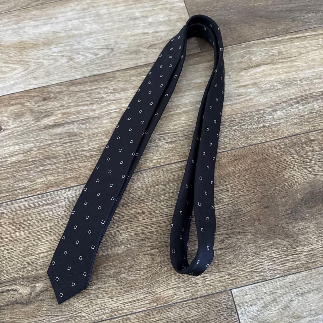 [강동원님 착용] 생로랑 스퀘어 내로우 타이 상품이미지1