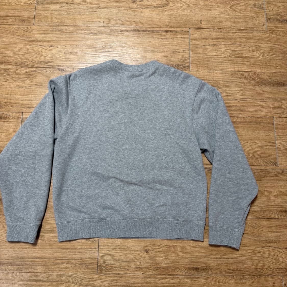 셀린느 24fw 맨투맨 상품이미지3