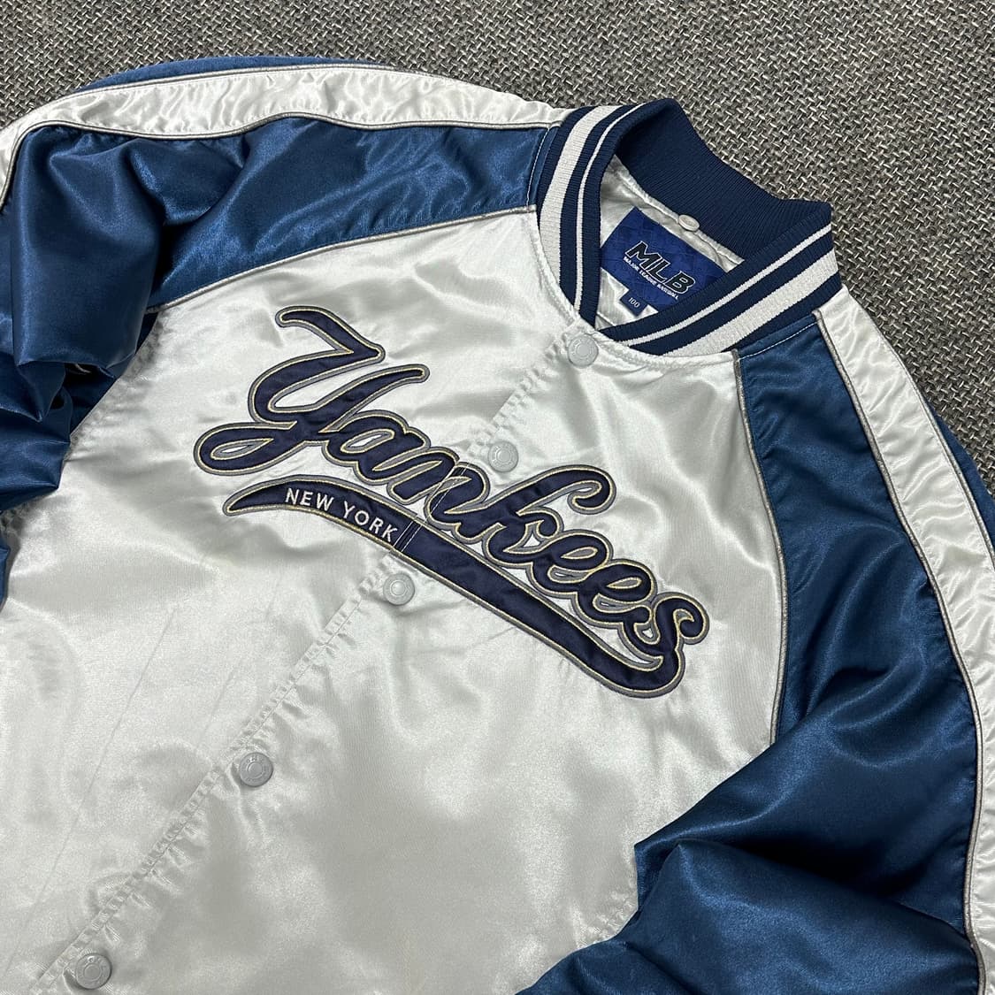 MLB 00s 올드스쿨 뉴욕양키스 새틴 야구점퍼 100 상품이미지4