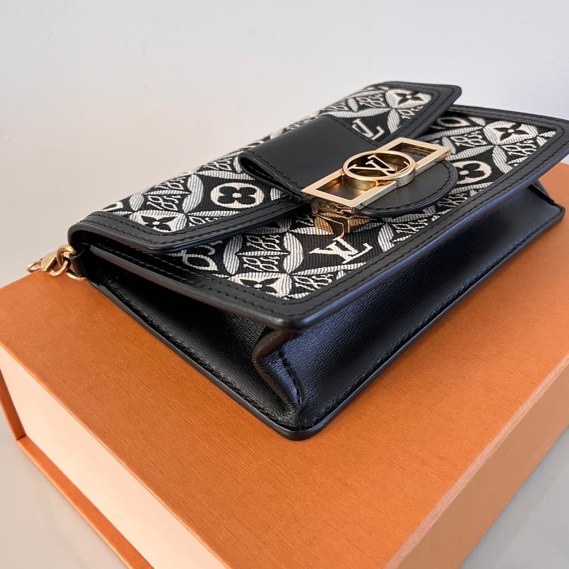 [한정판/정품] 루이비통 1854 도핀 크로스백 가방 체인 지갑 상품이미지7