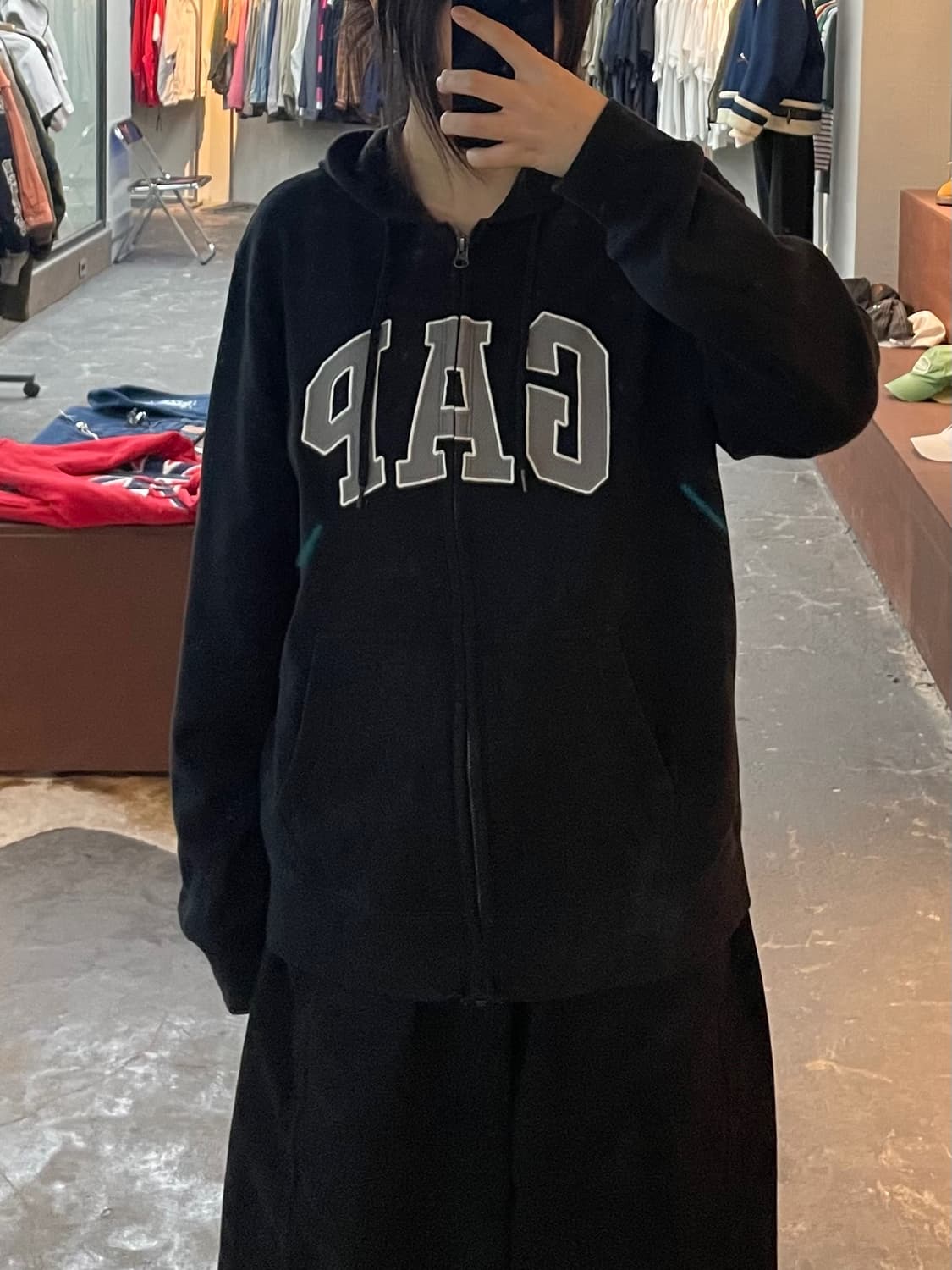 갭 로고 블랙 후드집업 H2260 상품이미지1