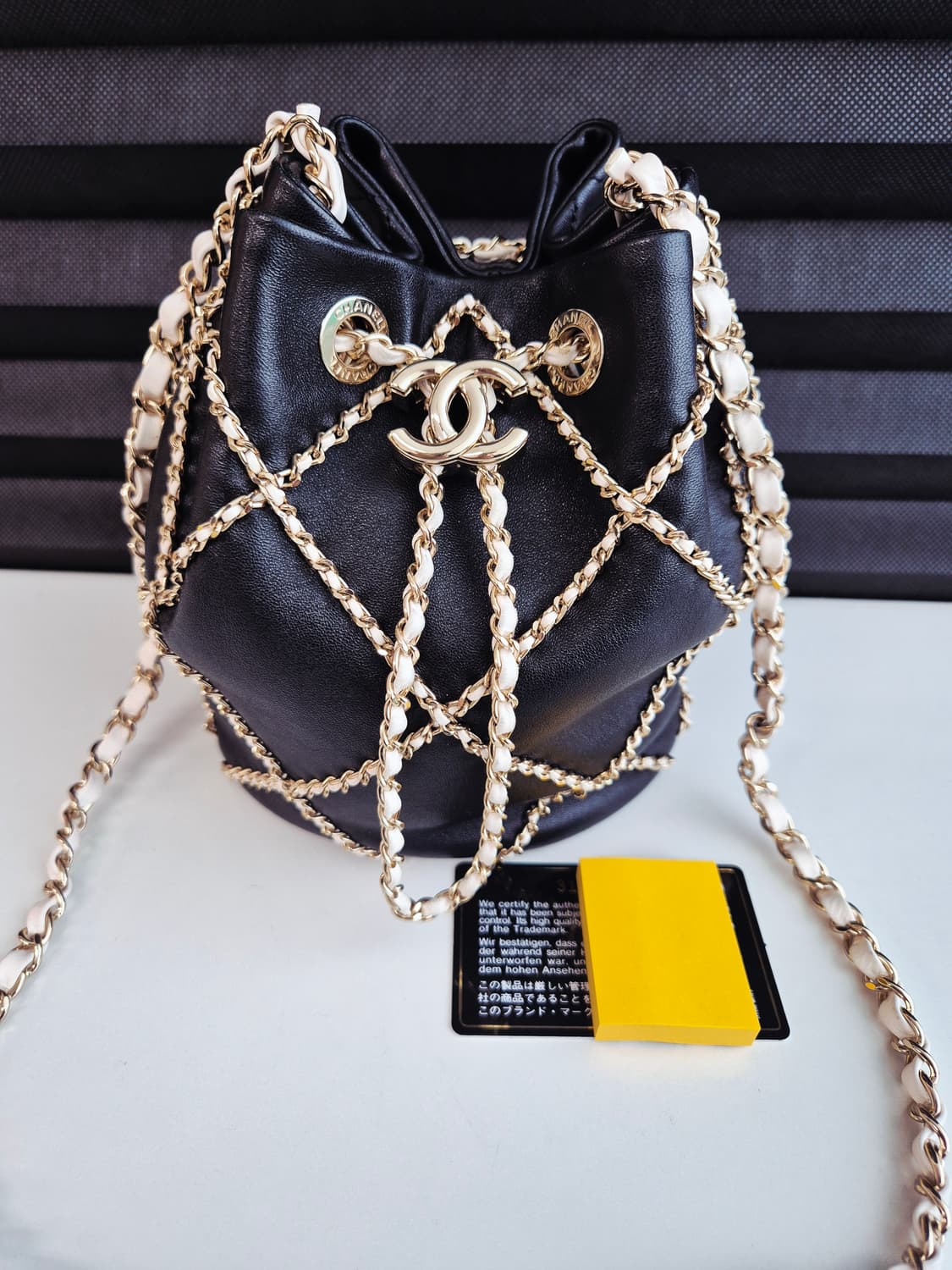 샤넬 드로스트링 체인 버킷백 31번대 (상태 S급인정 받음) 상품이미지2