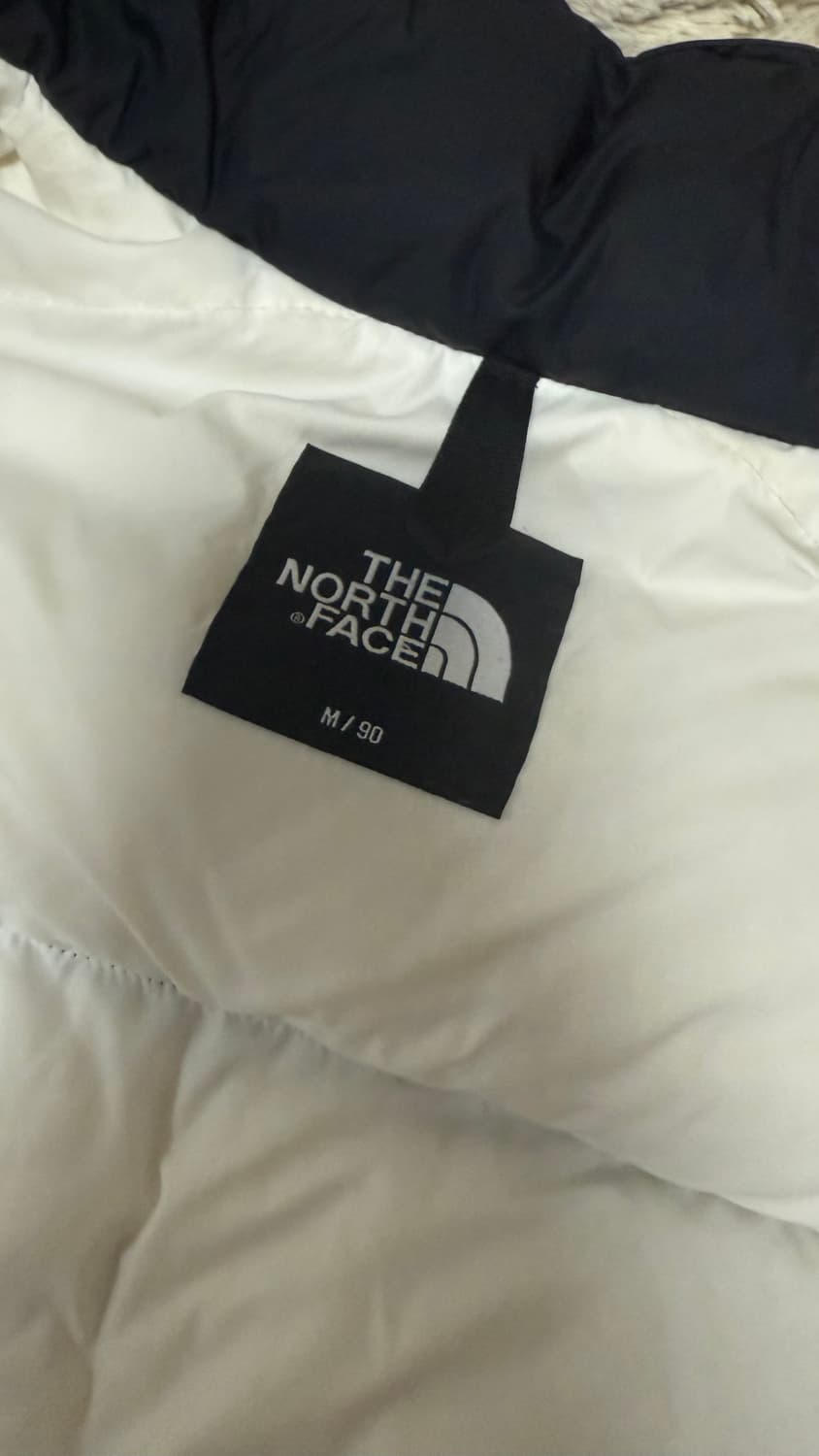 노스페이스 눕시 화이트 패딩 상품이미지3