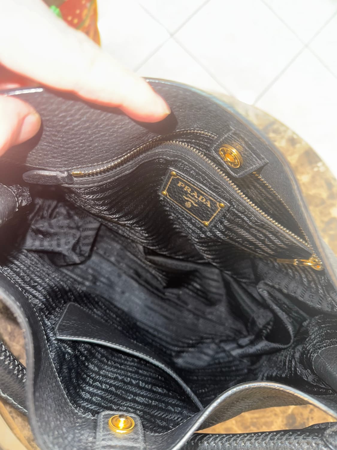 정품 프라다 비텔로 다이노 쇼퍼백 팝니다 상품이미지7