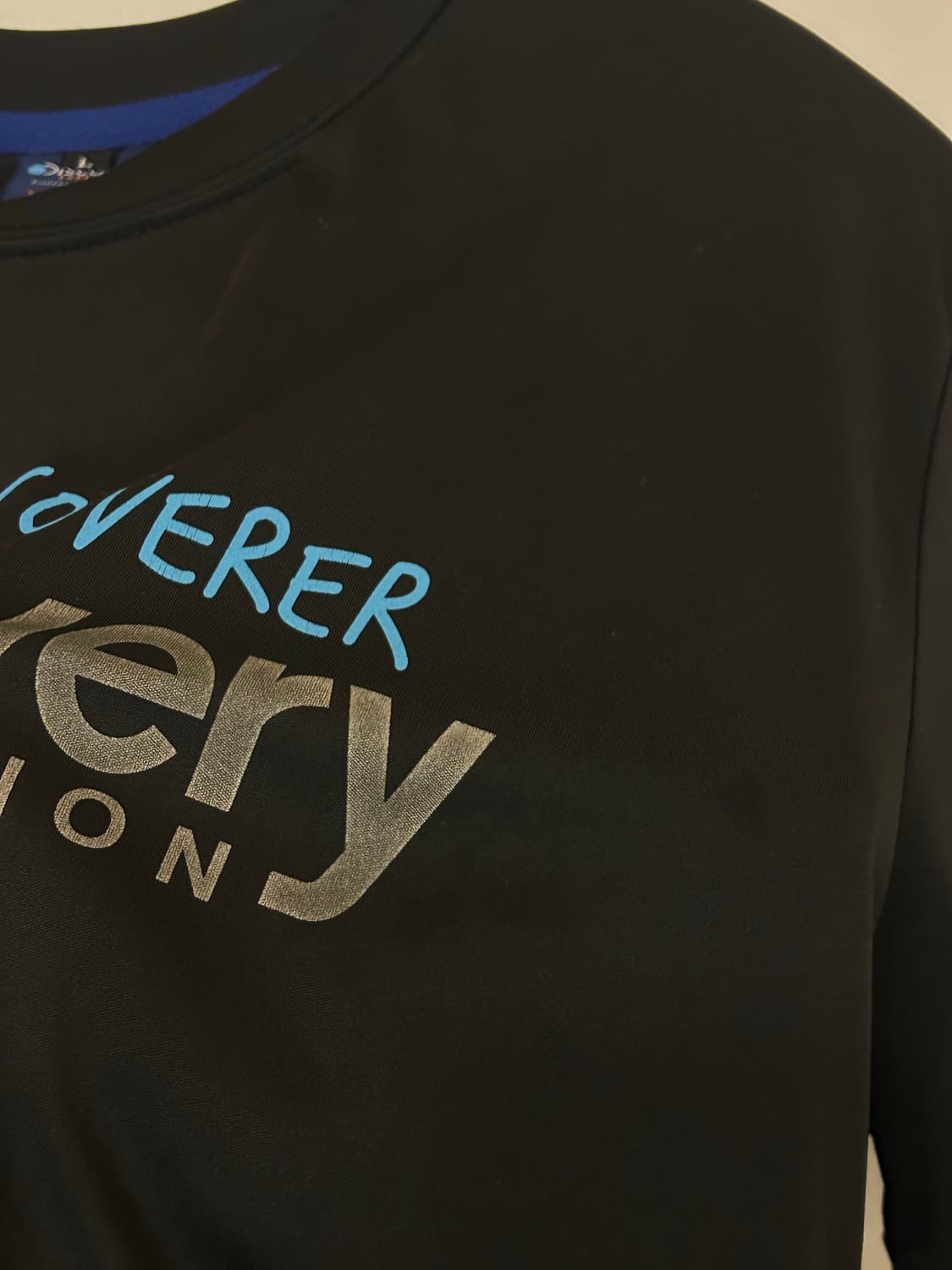 디스커버리 블랙 반팔티 (남성 90 / 여성 95) 상품이미지3