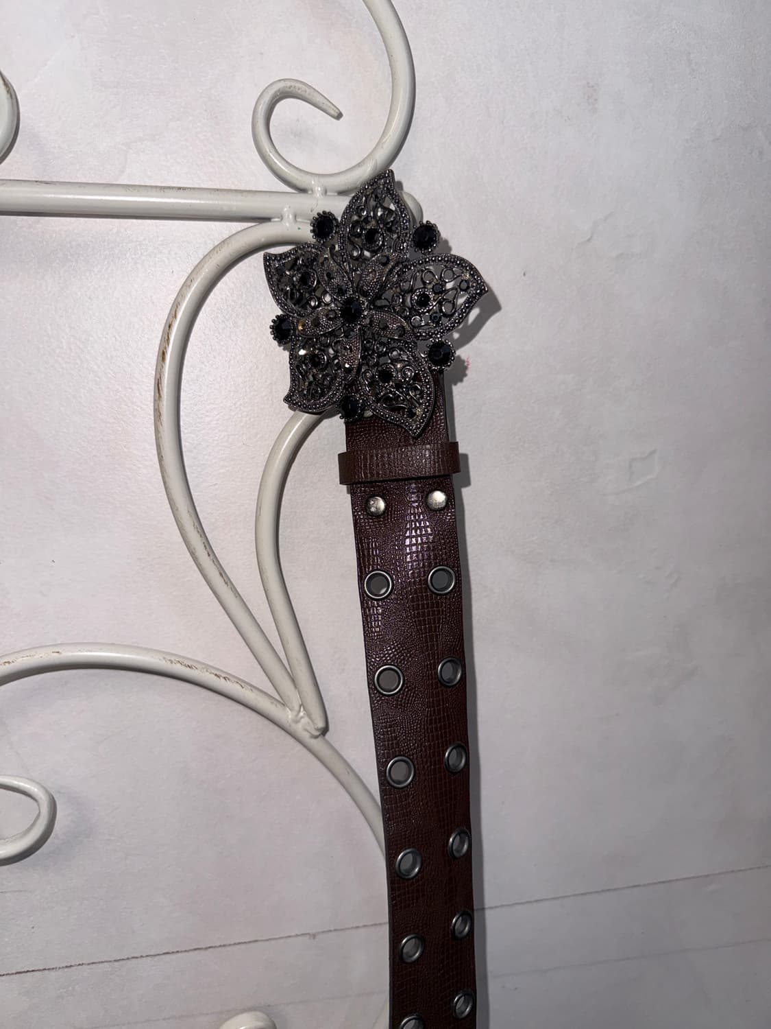 Brown cubic flower buckle punching belt 상품이미지4