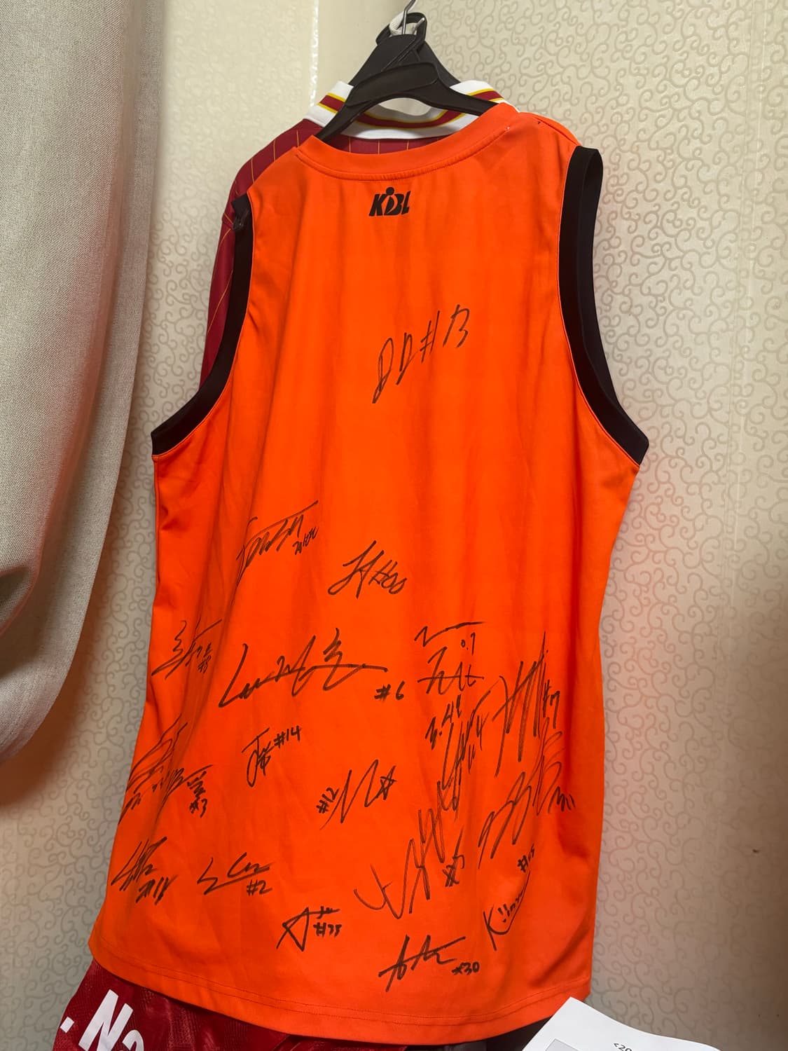 캐롯점퍼스 선수단 싸인 유니폼 상품이미지3