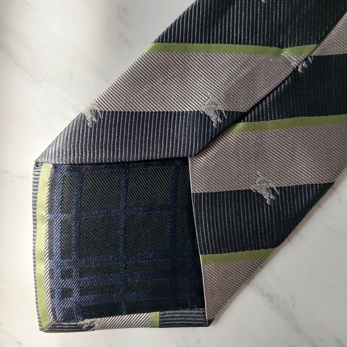 버버리 네이비 & 그레이 스트라이프 넥타이 9.5cm A+등급 E891 상품이미지7