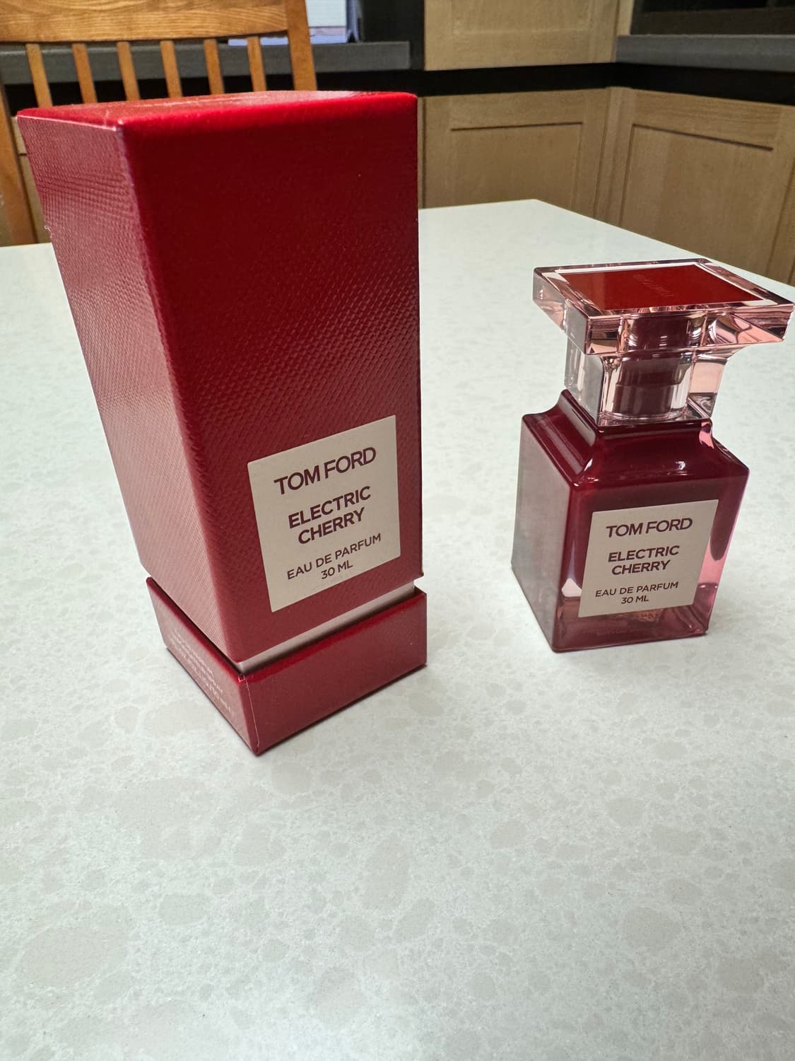 톰포드 일렉트리 체리  상품이미지1