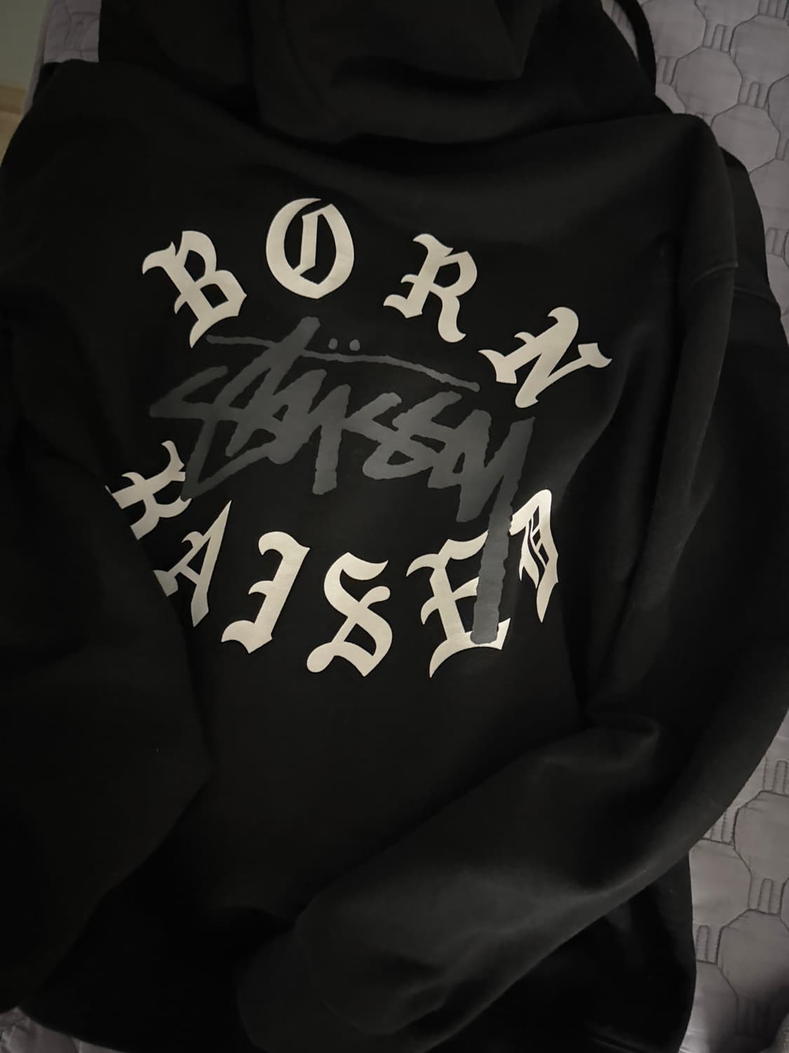 스투시 본앤레이즈드 후드집업 상품이미지1