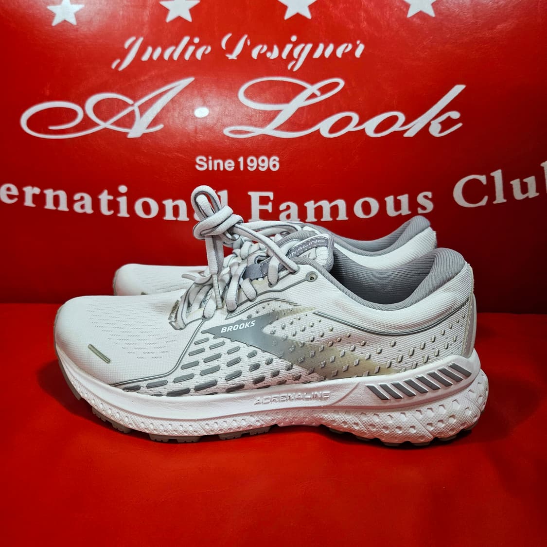 (미사용) 브룩스(Brooks) 아드레날린 평발 마라톤 러닝화  상품이미지3