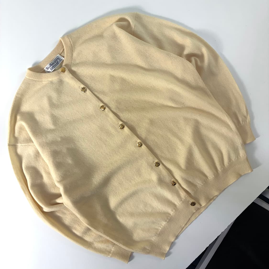 Burberrys 버버리 90‘s 우먼스 아이보리 금당 각인버튼 가디건 상품이미지2