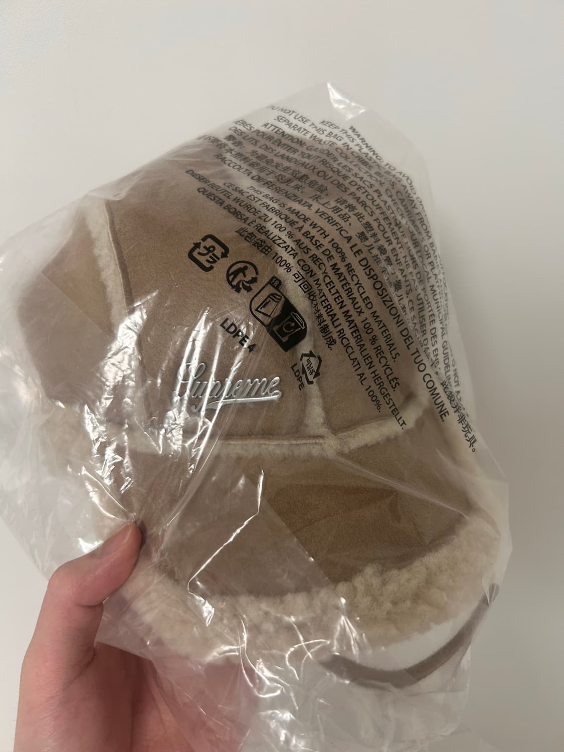 슈프림 셔링 라인드 이어플랩 캡 상품이미지1