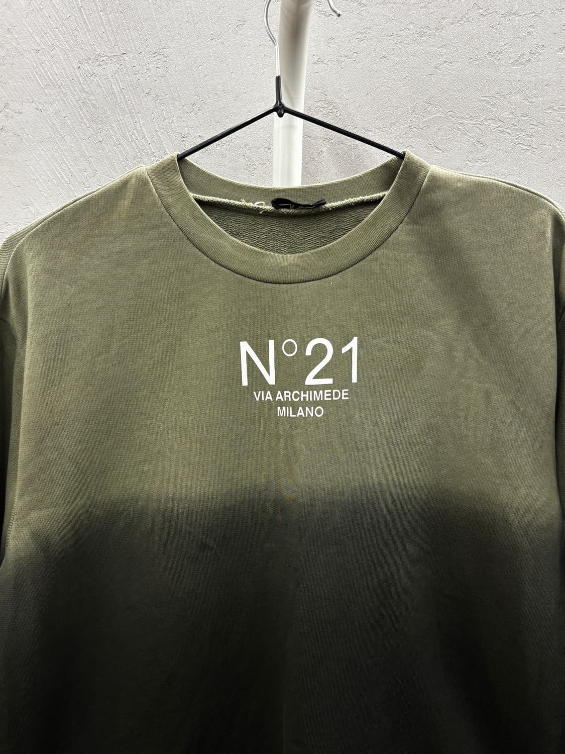 N°21  올리브 맨투맨 12사이즈 상품이미지3