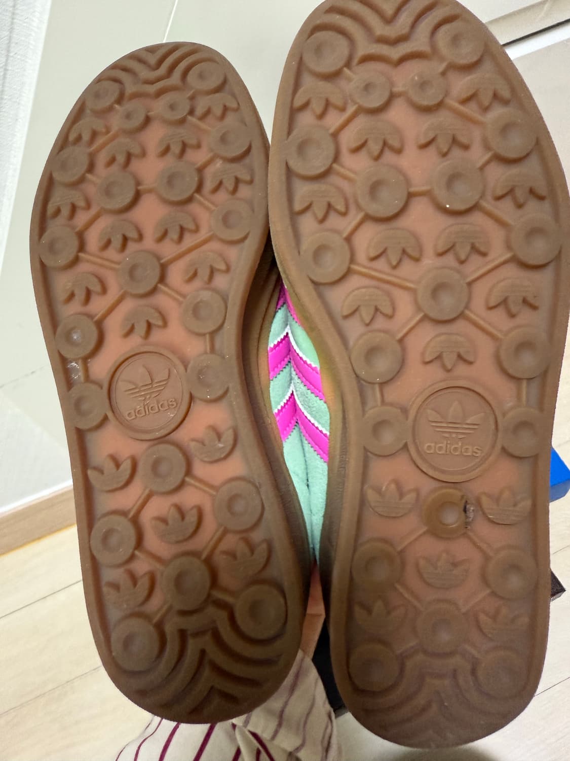 아디다스 가젤 볼드 스웨이드 240 민트 핑크 상품이미지7