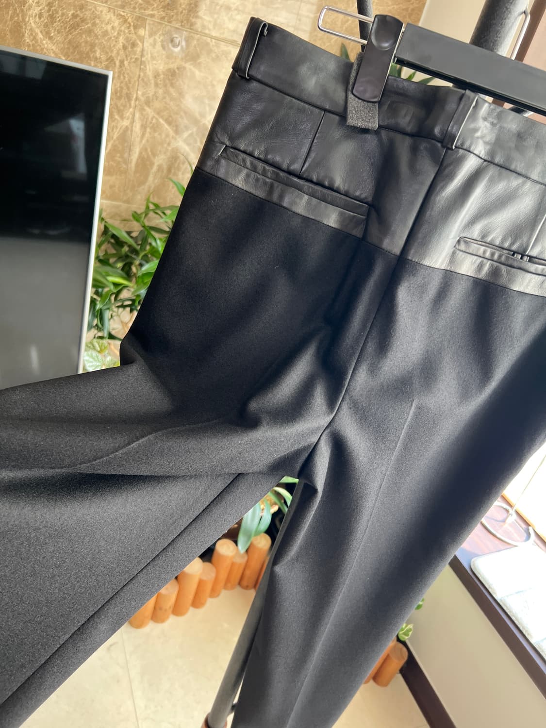 준지 16FW 리얼양가죽 배색 지퍼 디테일 팬츠 (블랙) 46사이즈 상품이미지7