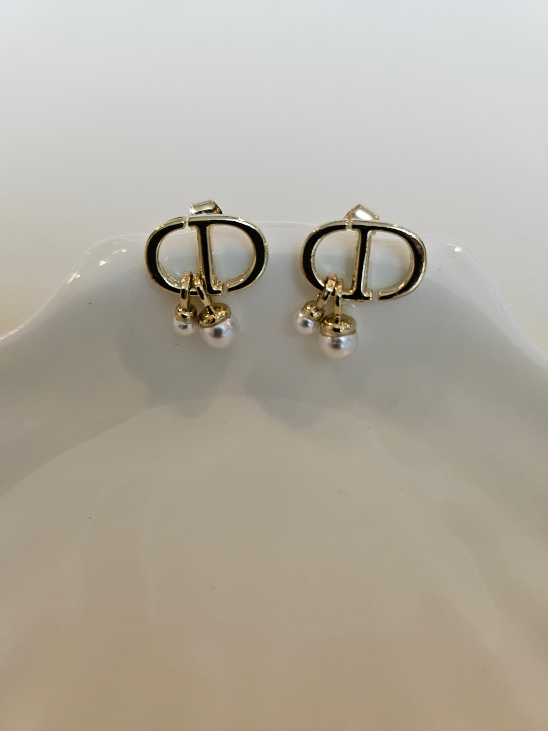 디올 업사이클링 드롭진주 골드 귀걸이 상품이미지1