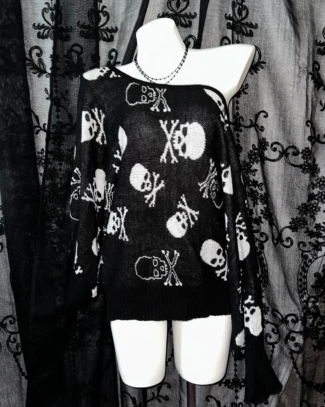 Oversized-fit off-shoulder skull knitwea 상품이미지1
