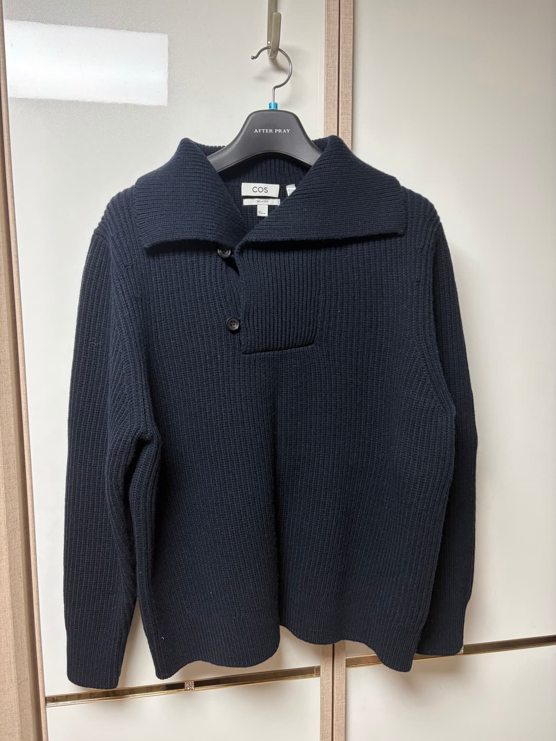 cos 코스 네이비 숄카라 니트 상품이미지1