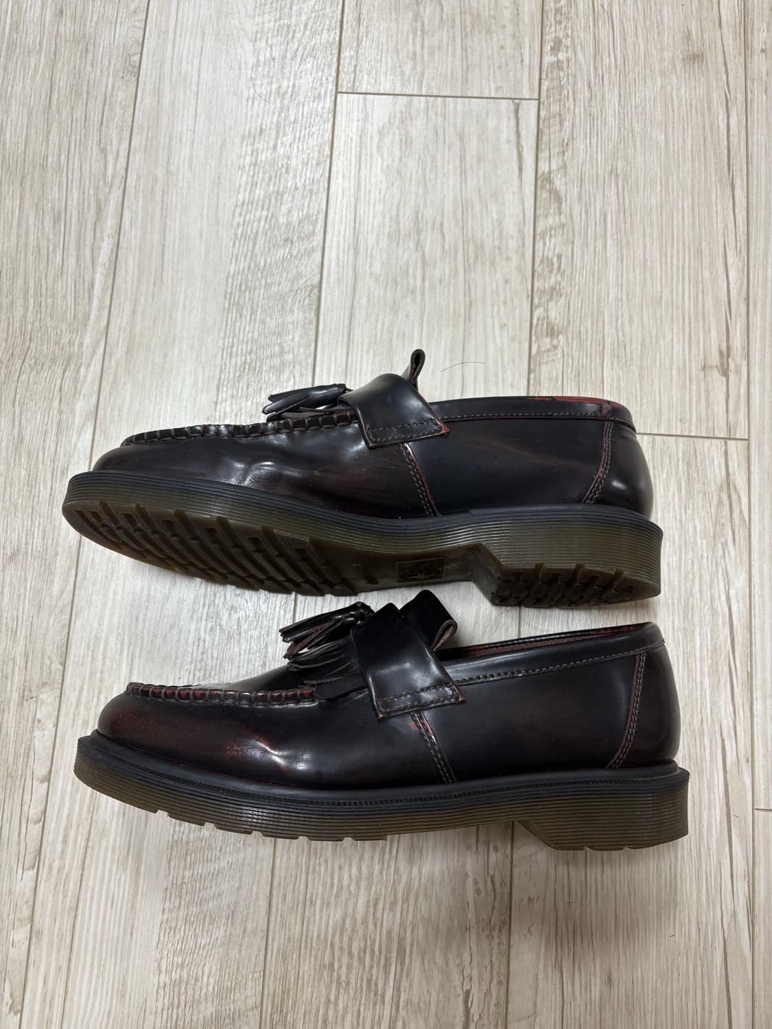 닥터마틴 아드리안 체리우드 270 상품이미지2