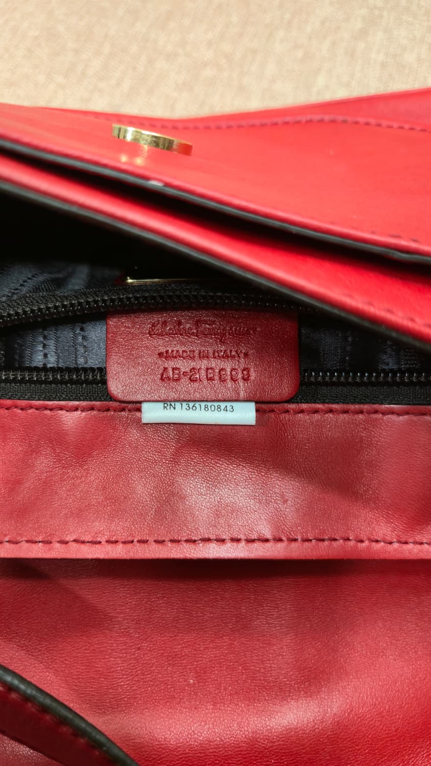 살바토레 페라가모 금장 빈티지 숄더백 레드  상품이미지8