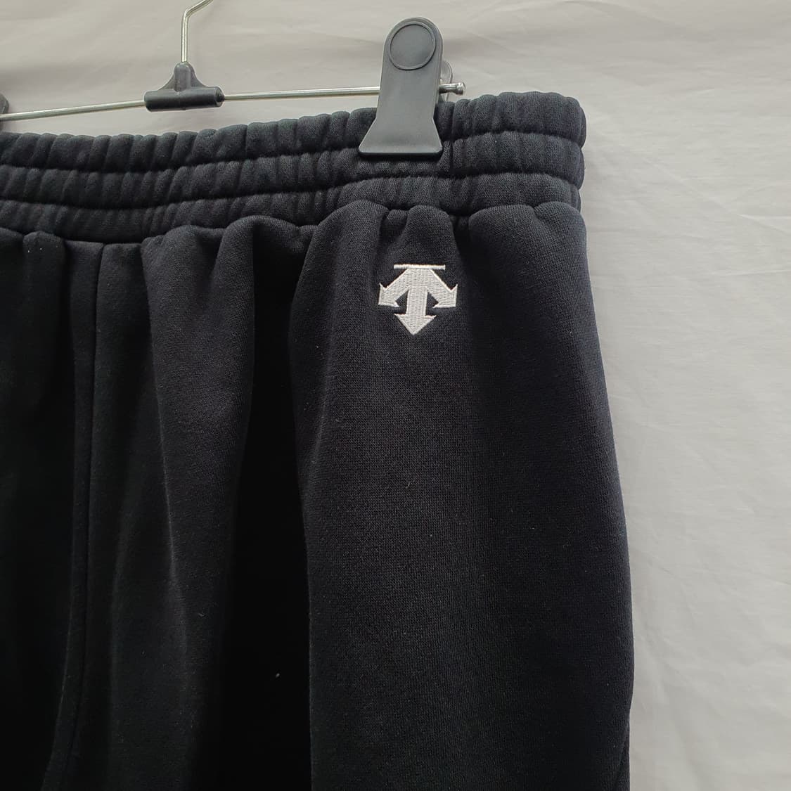 데상트 블랙 트레이닝 셋업(남100) 상품이미지6