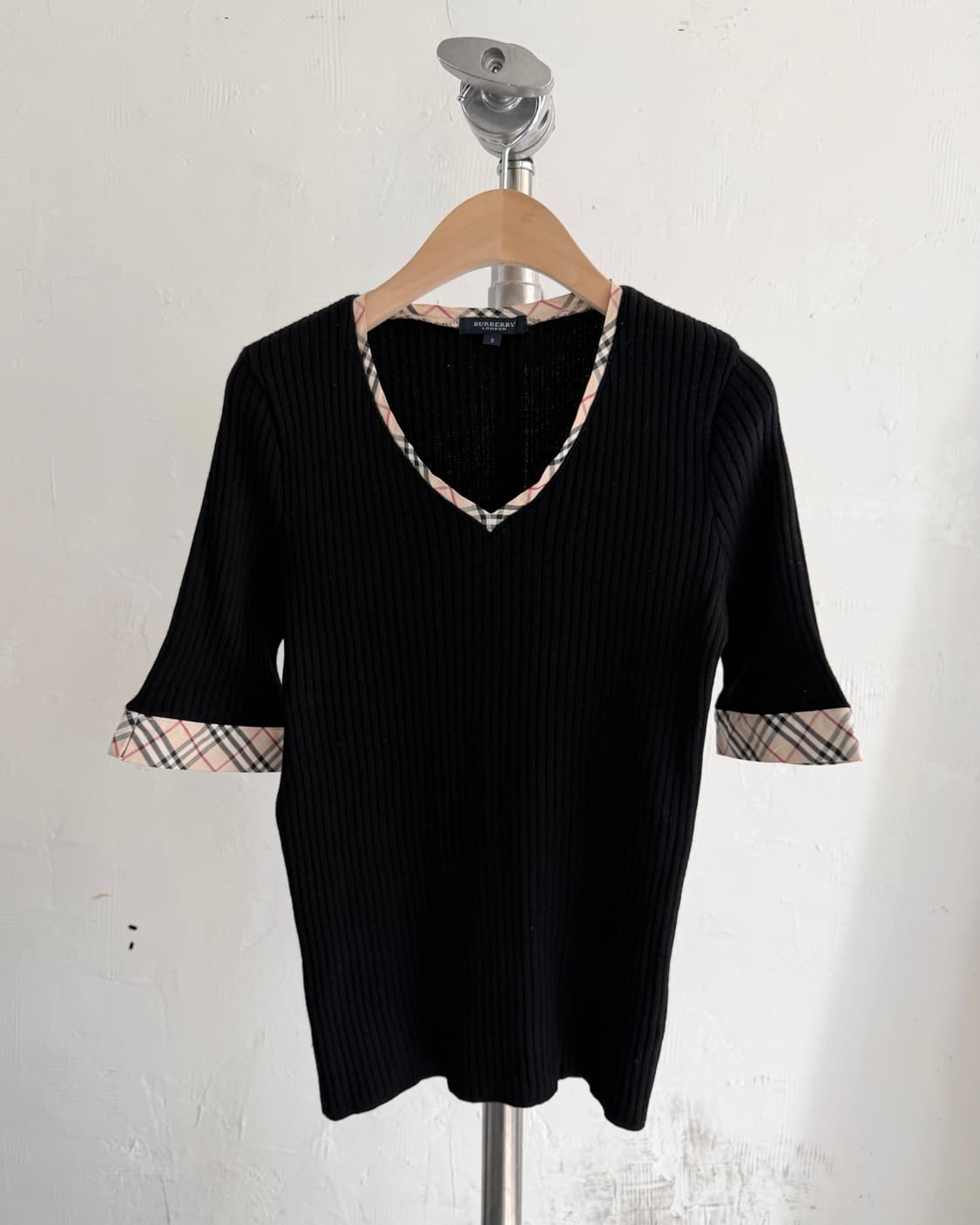 Burberry 버버리 런던 블랙컬러 골지 반팔 니트 상품이미지3