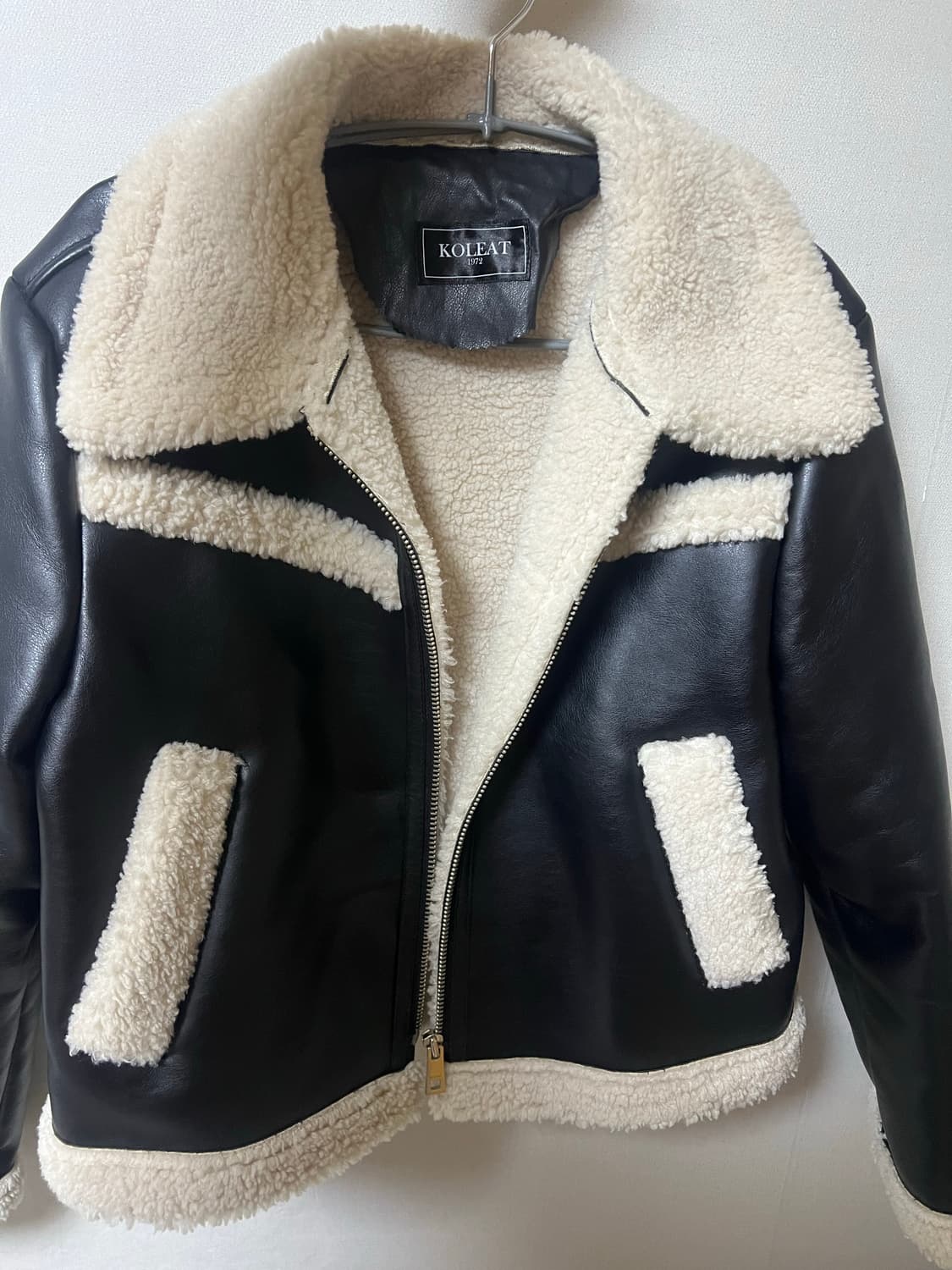 콜릿 크롭 오버핏 무스탕 플리스 시어링 자켓 [Black_White] 상품이미지2