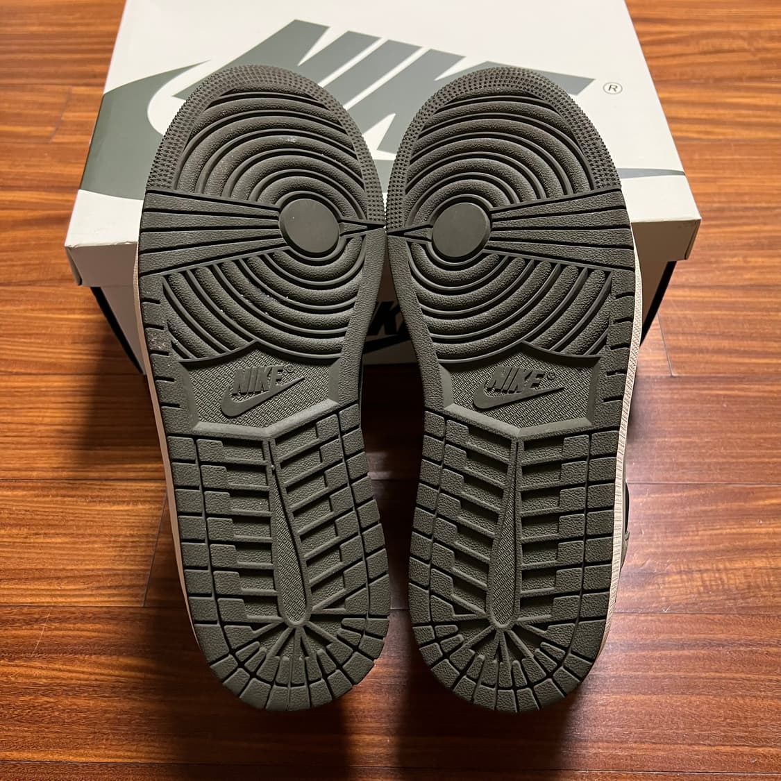 나이키 스캇 조던1 로우 미디움 올리브 w275 상품이미지6